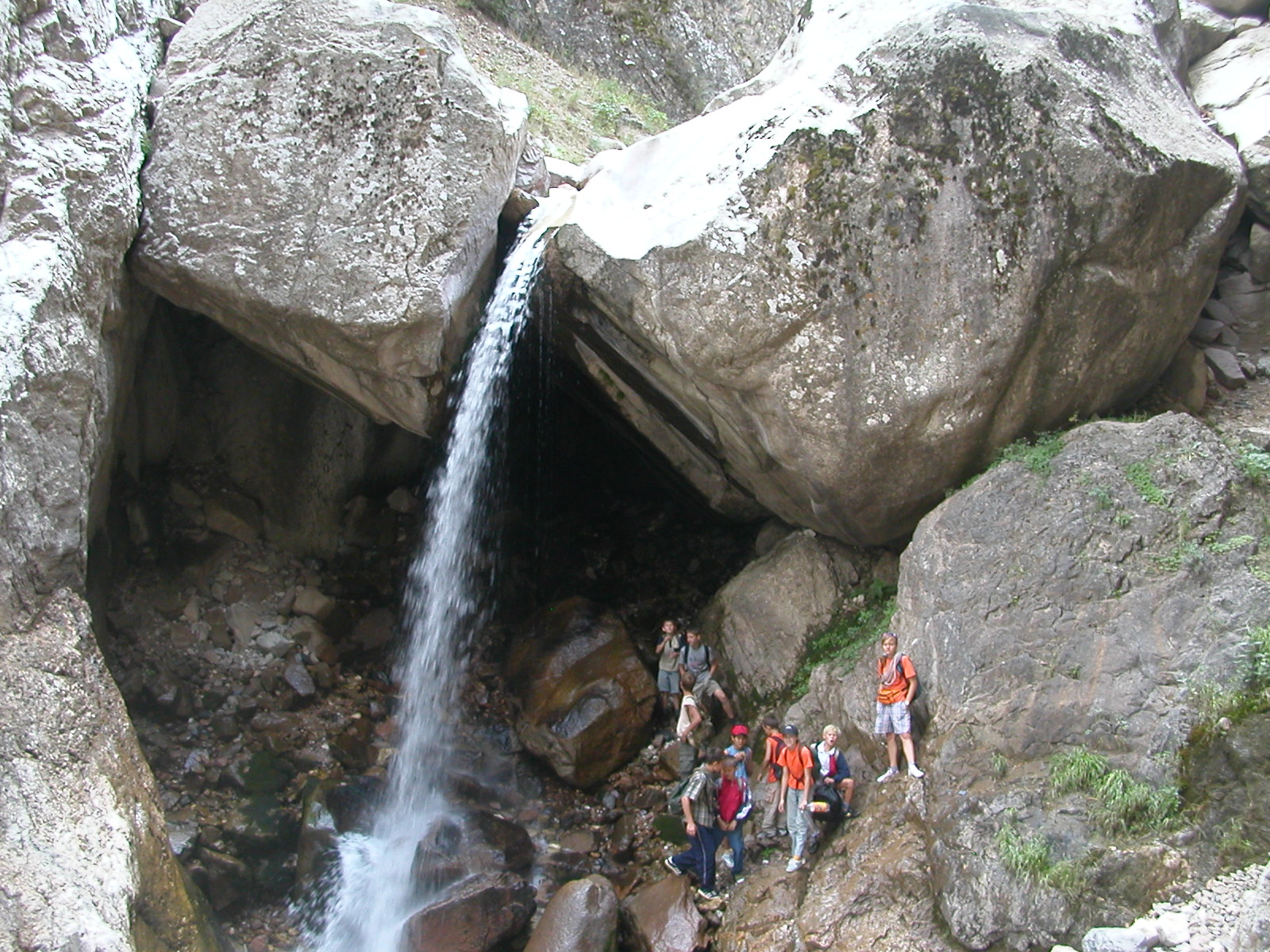 Uzbekistan Mountain Waterfalling Uzbekistan Mountain Waterfalling